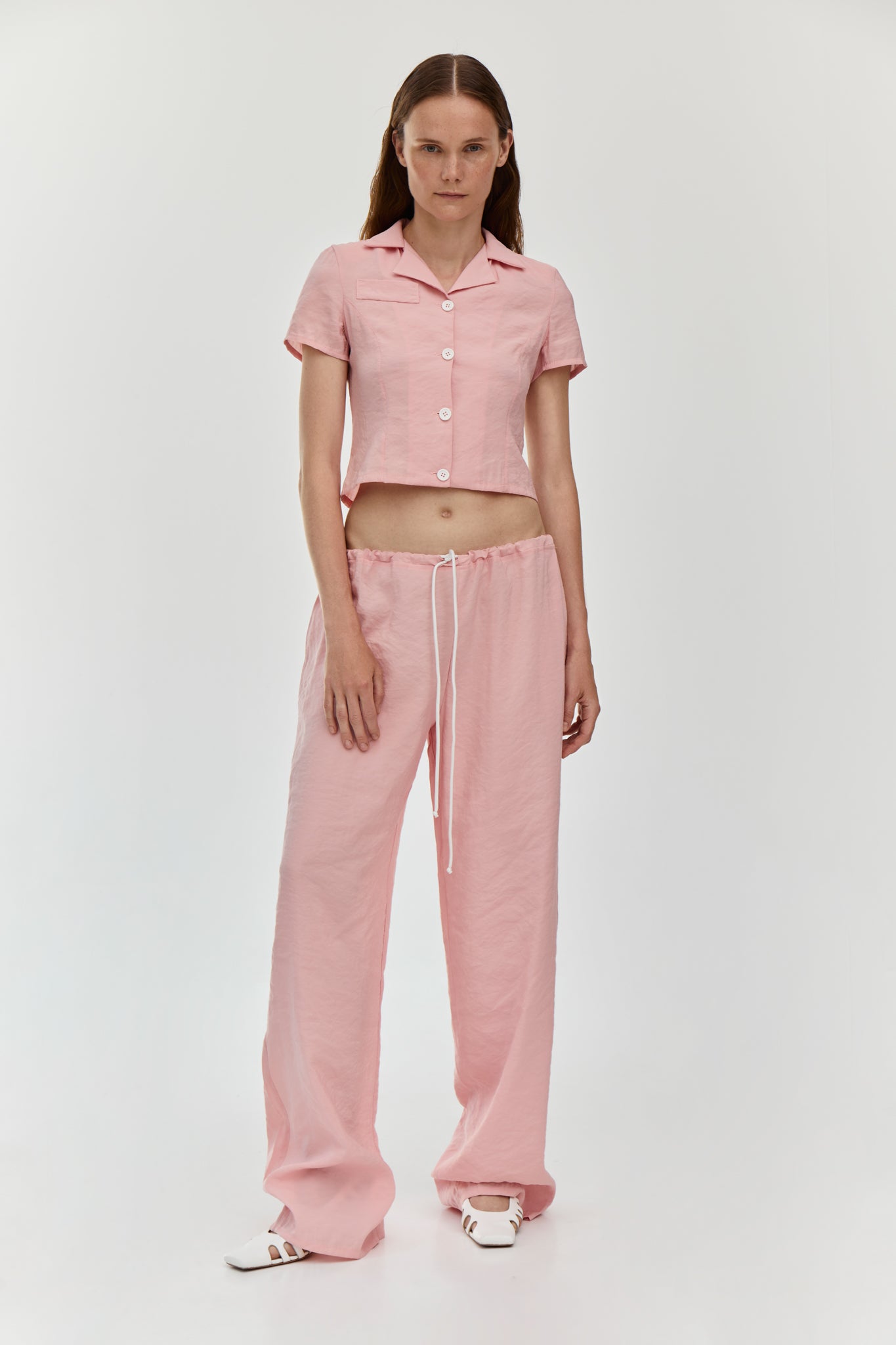Pink viscose suit with low waist trousers and Lapel collar cropped blazer jacket with short sleeves from FORMA brand