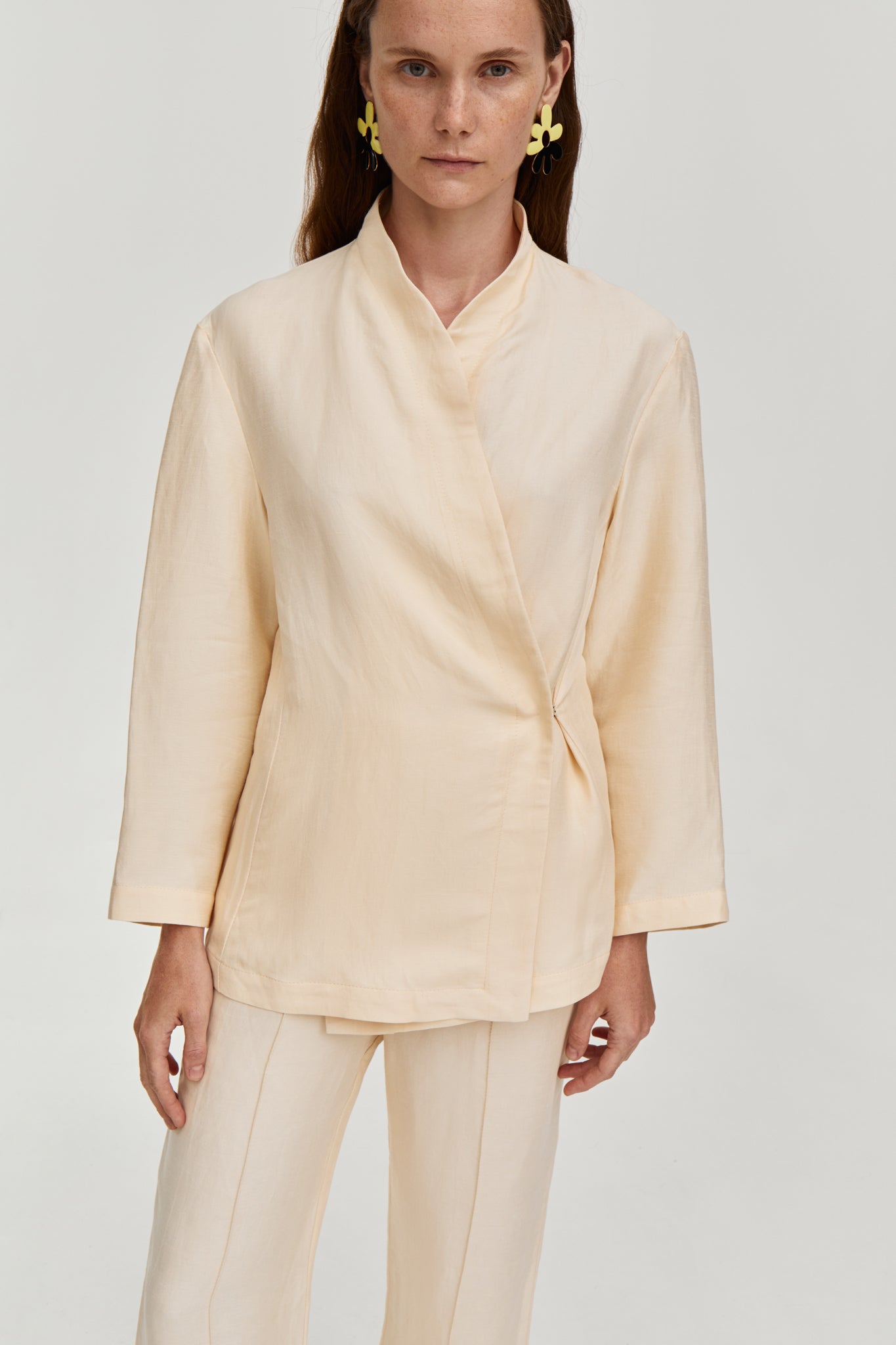 Linen blend shirt-jacket. Match this shirt with linen pants in the same fabric and crochet bag from FORMA